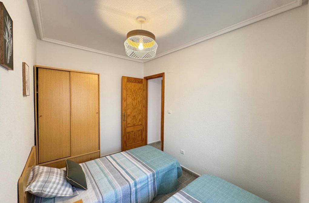 Resale - Apartment - Torrevieja - Playa de los locos