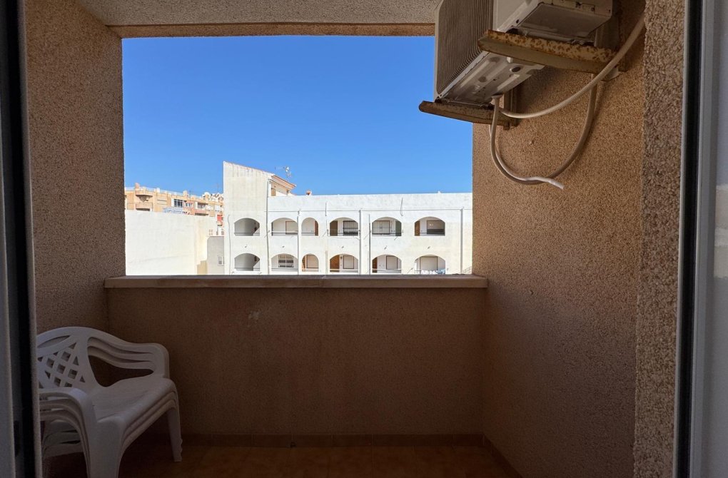 Resale - Apartment - Torrevieja - Playa de los locos