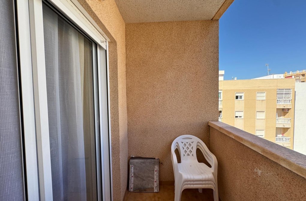 Resale - Apartment - Torrevieja - Playa de los locos