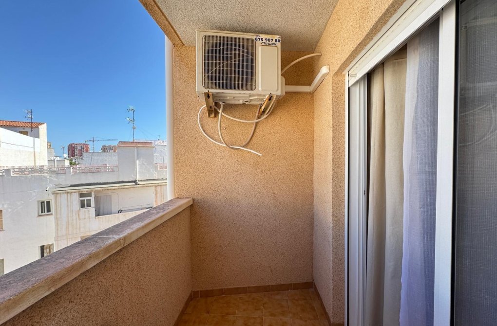 Resale - Apartment - Torrevieja - Playa de los locos