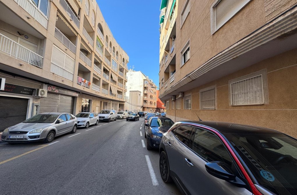 Resale - Apartment - Torrevieja - Playa de los locos