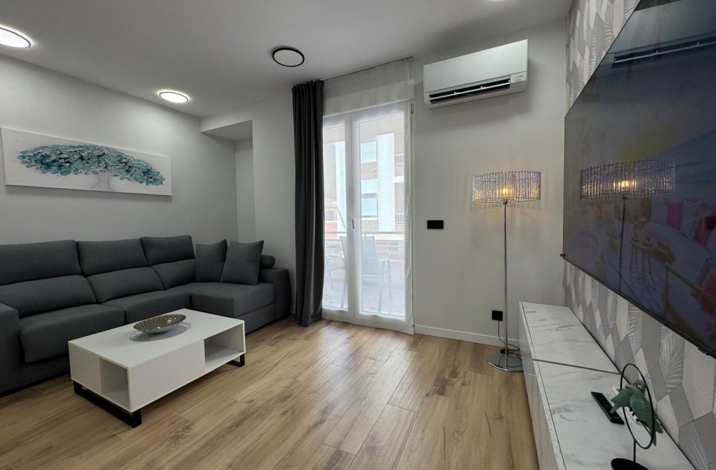 Resale - Apartment - Torrevieja - Playa del cura