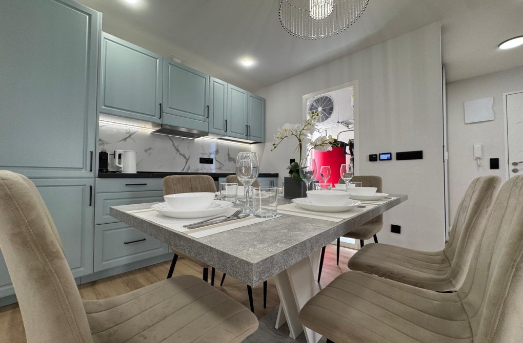 Resale - Apartment - Torrevieja - Playa del cura