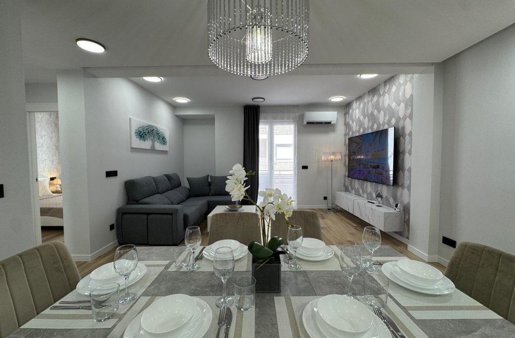 Resale - Apartment - Torrevieja - Playa del cura