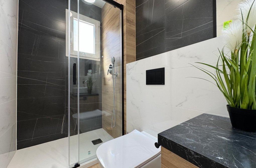 Resale - Apartment - Torrevieja - Playa del cura