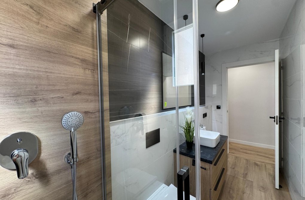 Resale - Apartment - Torrevieja - Playa del cura