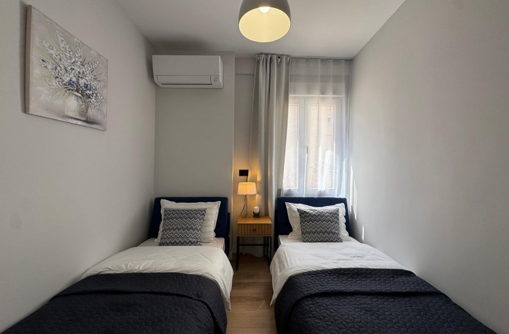 Resale - Apartment - Torrevieja - Playa del cura