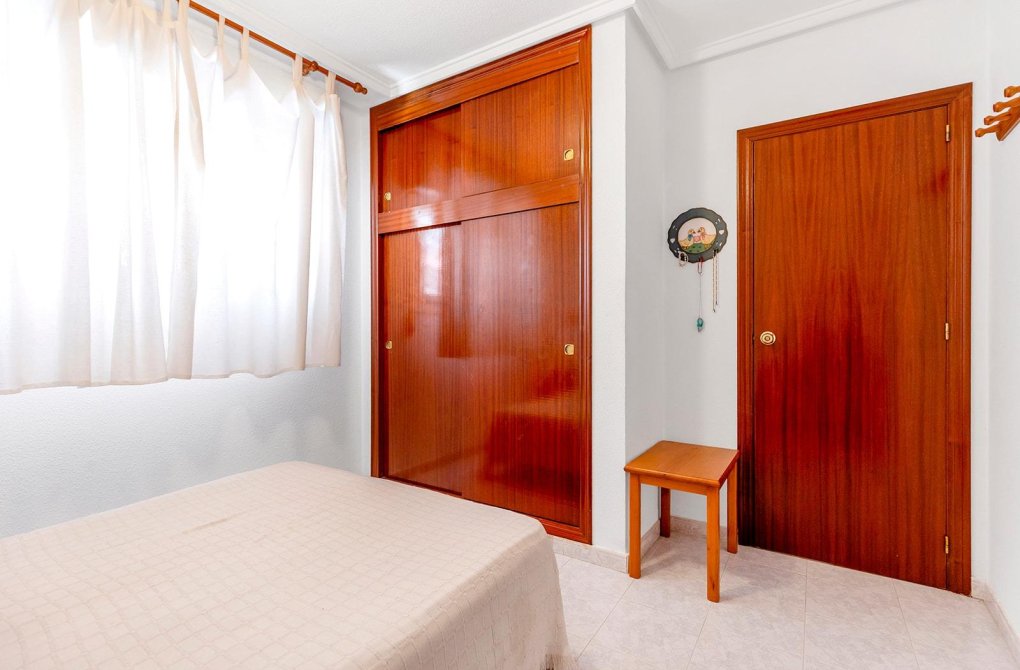 Resale - Apartment - Torrevieja - Centro