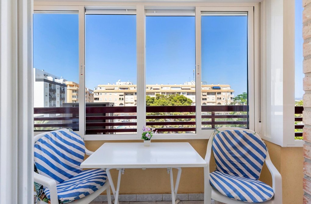 Resale - Apartment - Torrevieja - Centro