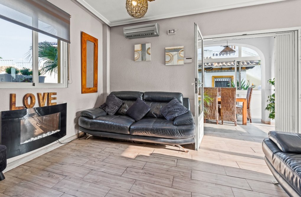 Resale - Villa - Orihuela Costa - Playa Flamenca