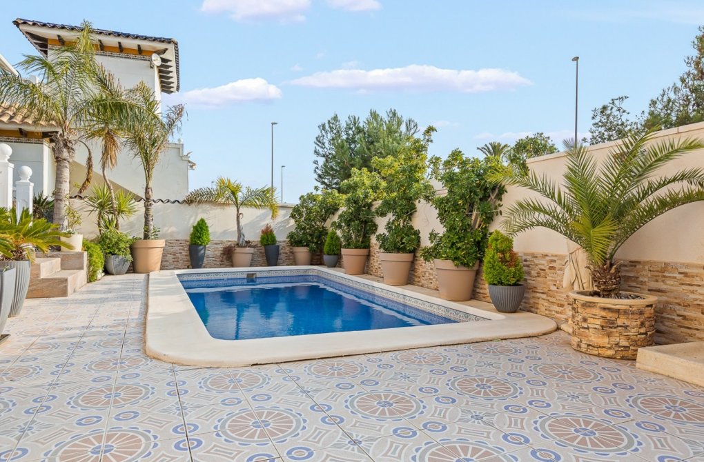 Resale - Villa - Orihuela Costa - Playa Flamenca