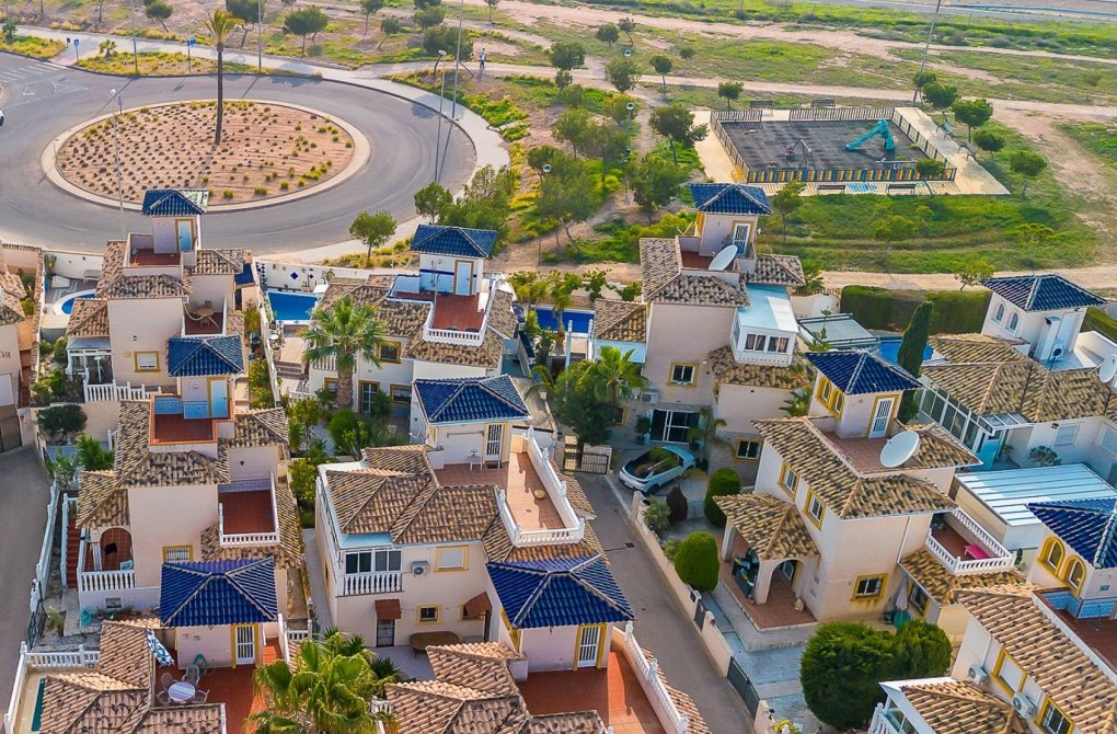 Resale - Villa - Orihuela Costa - Playa Flamenca