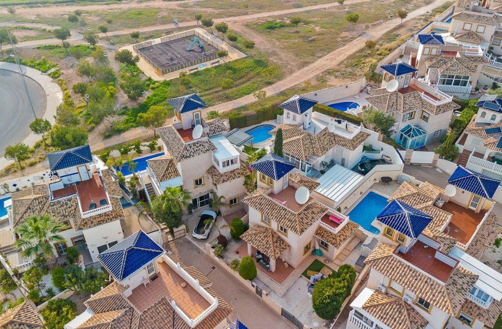 Resale - Villa - Orihuela Costa - Playa Flamenca