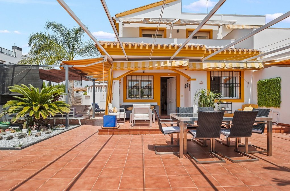 Resale - Villa / Semi-detached - Torre de la Horadada - Pueblo Latino