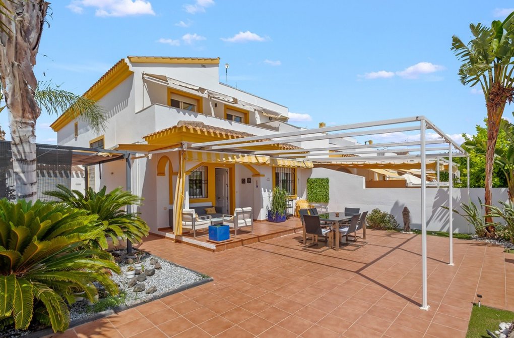 Resale - Villa / Semi-detached - Torre de la Horadada - Pueblo Latino