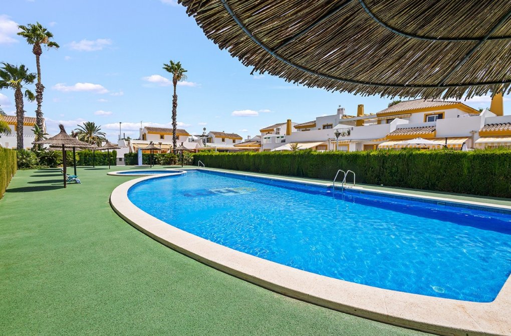 Resale - Villa / Semi-detached - Torre de la Horadada - Pueblo Latino