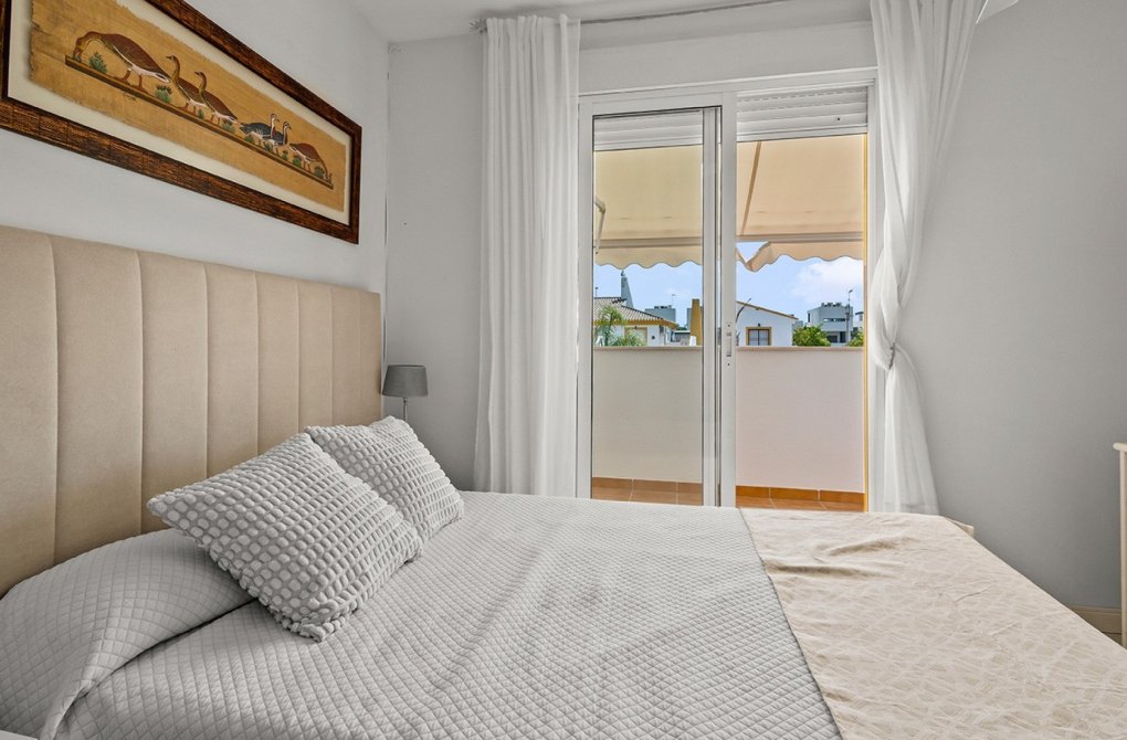 Resale - Villa / Semi-detached - Torre de la Horadada - Pueblo Latino