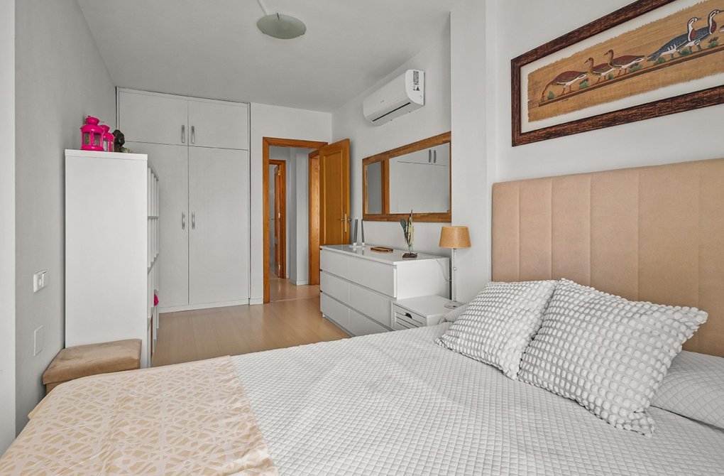 Resale - Villa / Semi-detached - Torre de la Horadada - Pueblo Latino