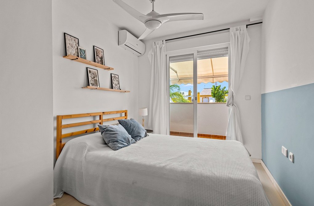 Resale - Villa / Semi-detached - Torre de la Horadada - Pueblo Latino