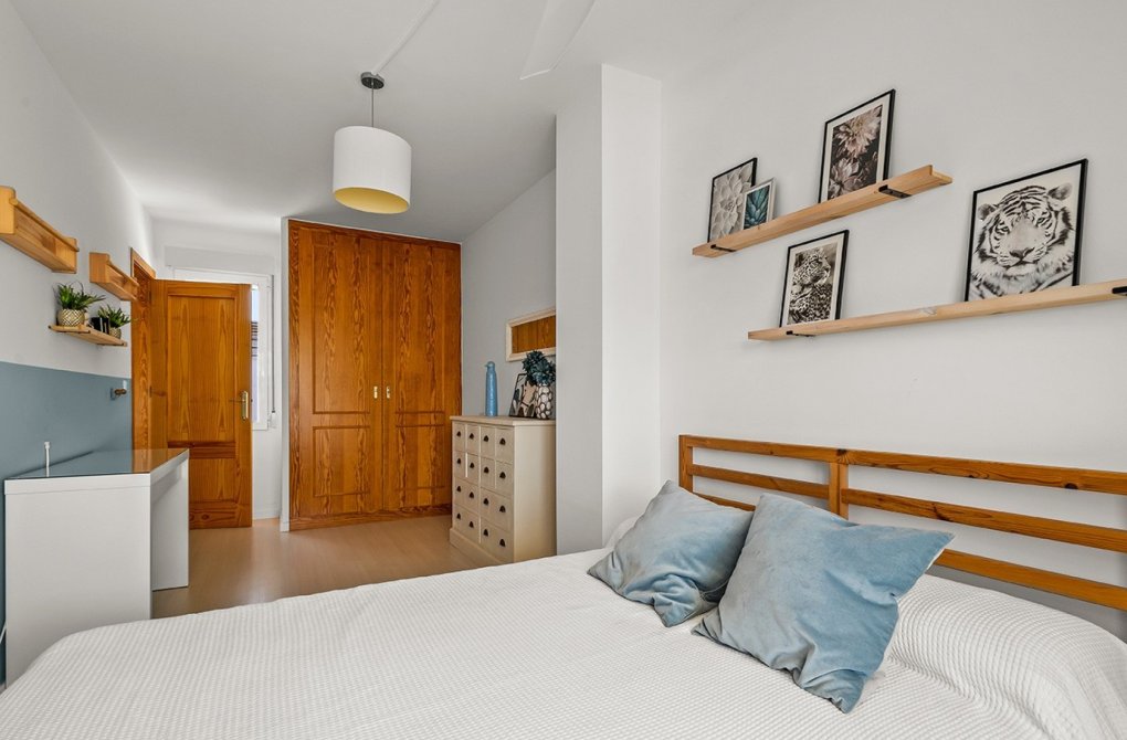 Resale - Villa / Semi-detached - Torre de la Horadada - Pueblo Latino