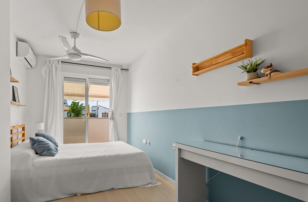 Resale - Villa / Semi-detached - Torre de la Horadada - Pueblo Latino