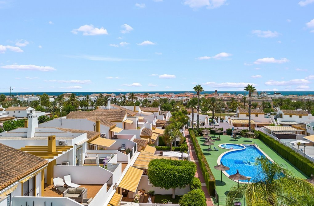 Resale - Villa / Semi-detached - Torre de la Horadada - Pueblo Latino