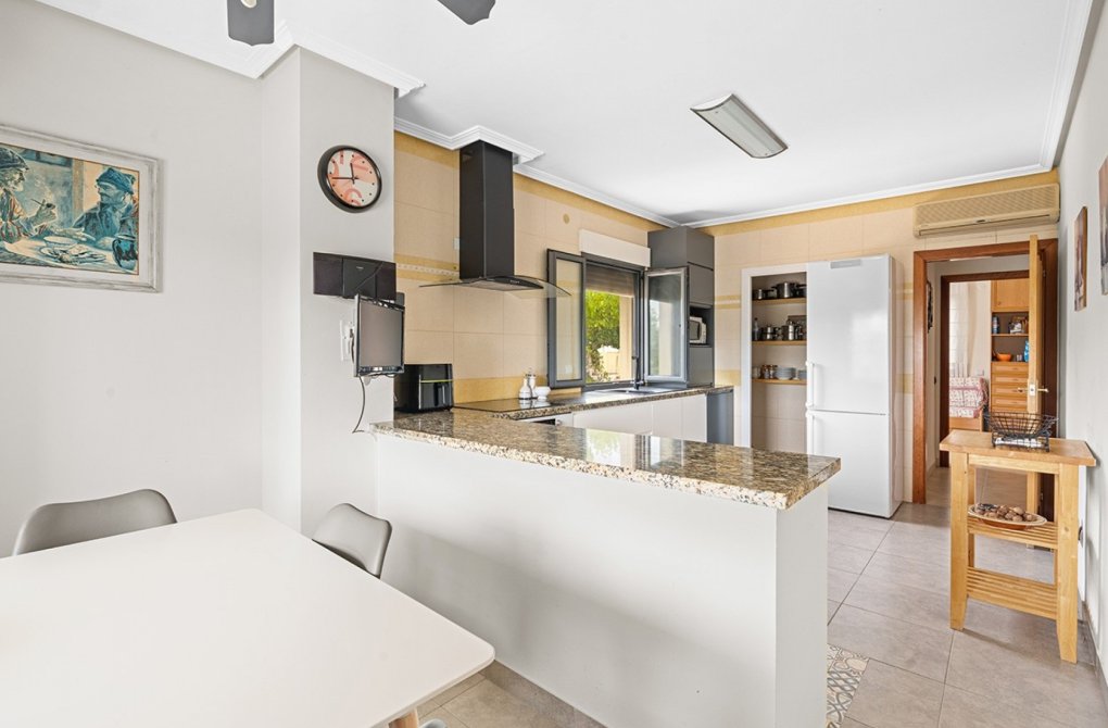 Resale - Villa - Alicante - Rebolledo