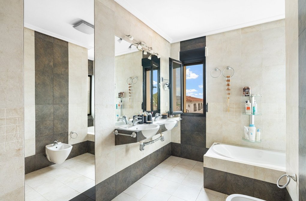 Resale - Villa - Alicante - Rebolledo