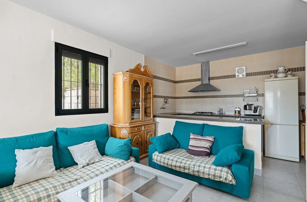 Resale - Villa - Alicante - Rebolledo