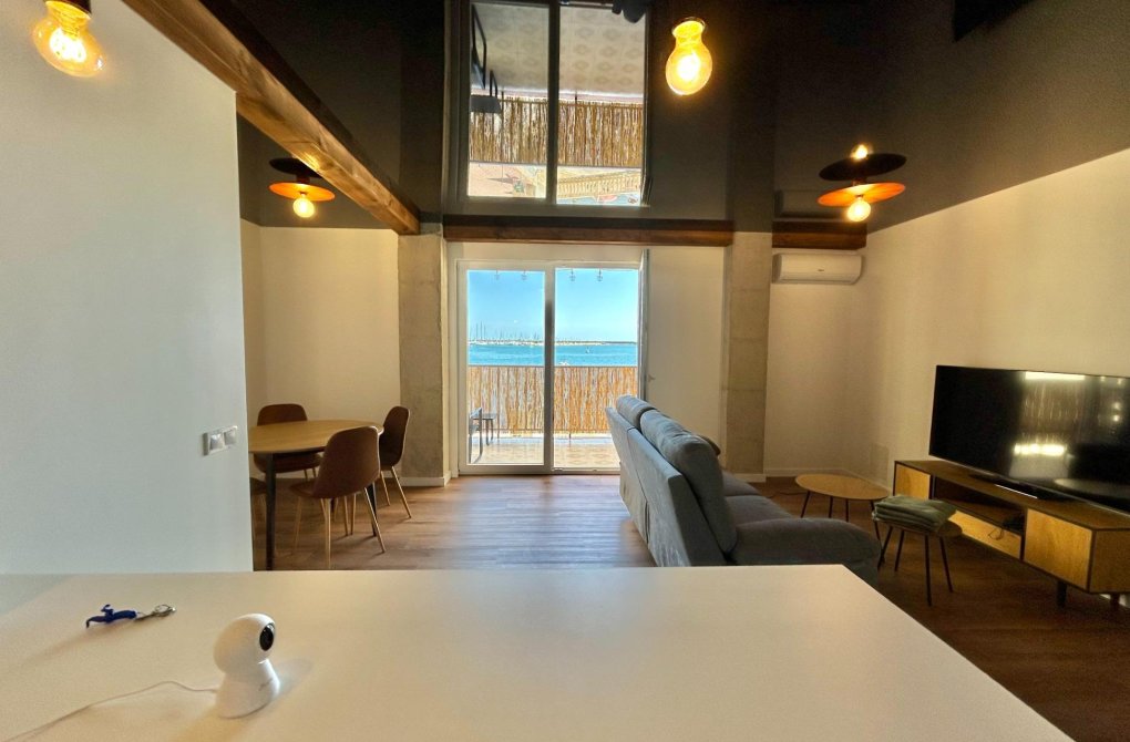 Resale - Apartment - Torrevieja - Acequion