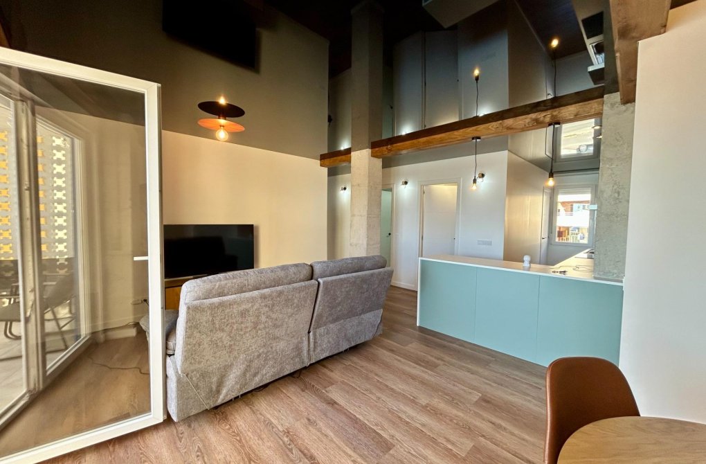 Resale - Apartment - Torrevieja - Acequion