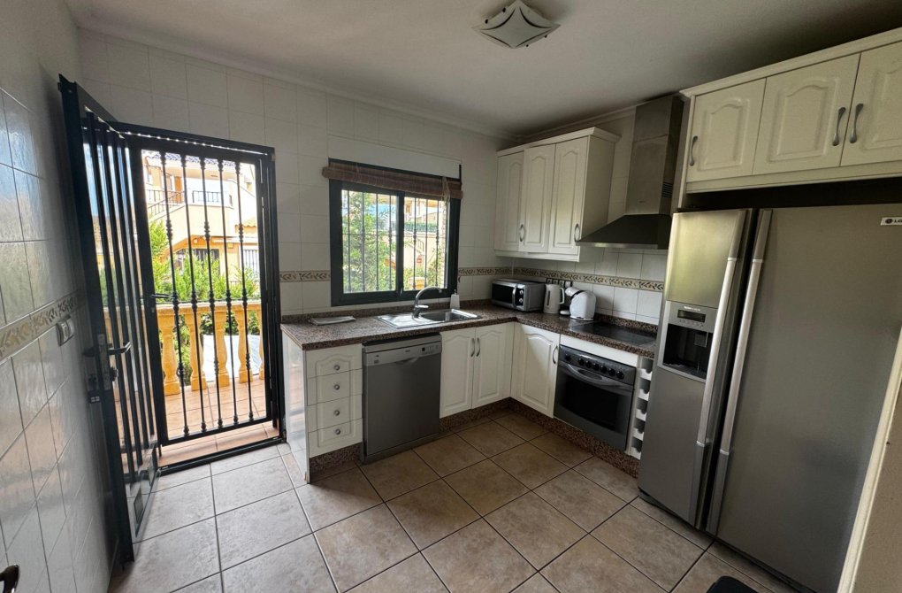 Resale - Villa - Orihuela Costa - PAU 8