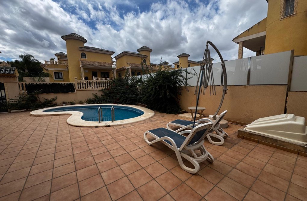 Resale - Villa - Orihuela Costa - PAU 8