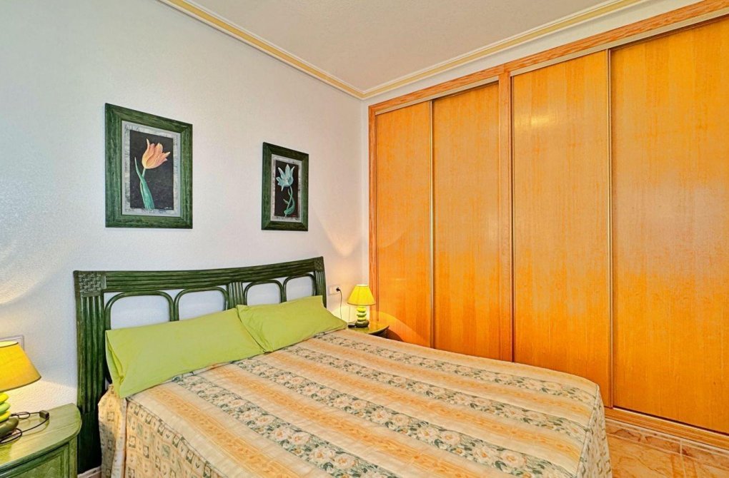 Resale - Bungalow - Orihuela Costa - La Zenia
