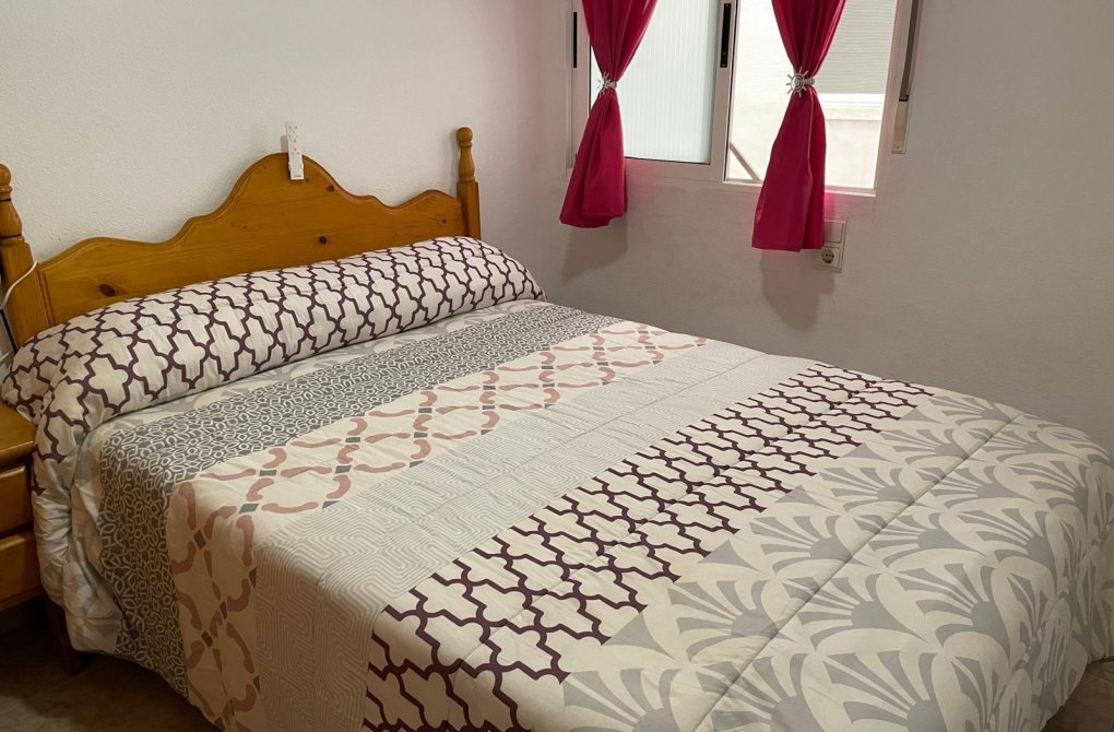 Resale - Apartment - Torrevieja - Parque de las Naciones