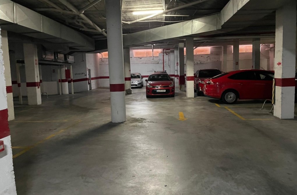 Resale - Apartment - Torrevieja - Parque de las Naciones