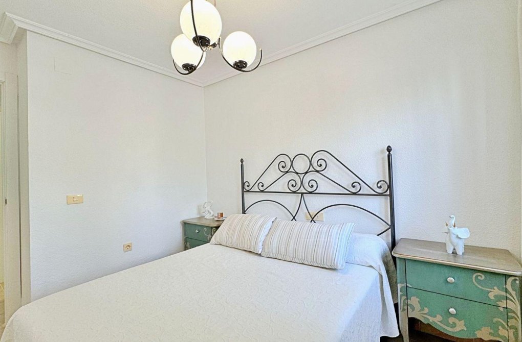 Rynek wtórny - Bungalow - Torrevieja - Punta prima