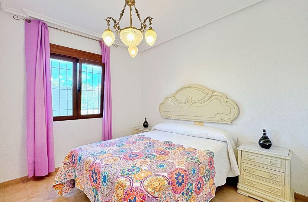 Rynek wtórny - Bungalow - Torrevieja - Punta prima