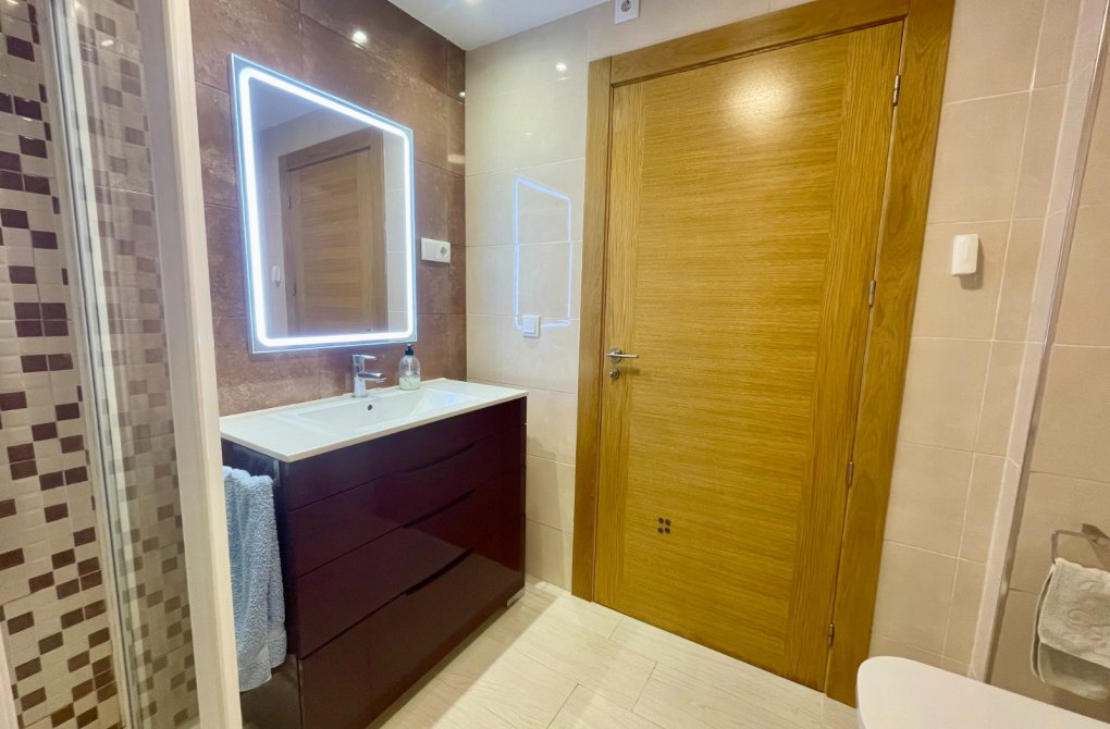 Resale - Apartment - Torrevieja - Playa del Cura