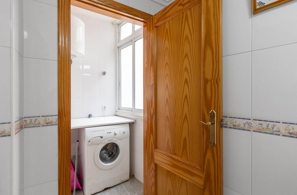 Resale - Apartment - Torrevieja - Centro