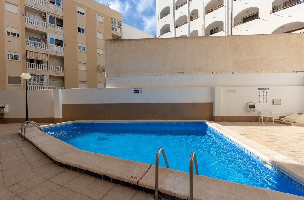 Resale - Apartment - Torrevieja - Centro