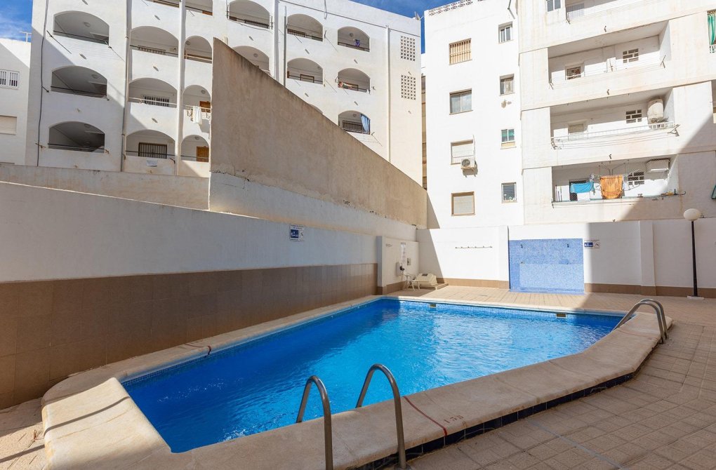 Resale - Apartment - Torrevieja - Centro