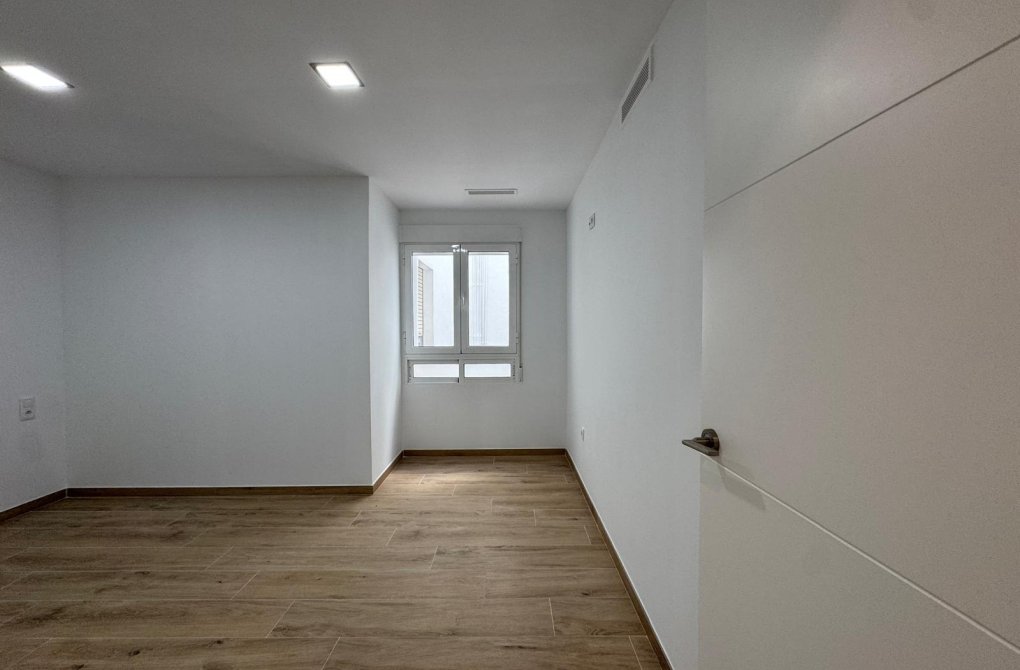 Resale - Apartment - Torrevieja - La Mata