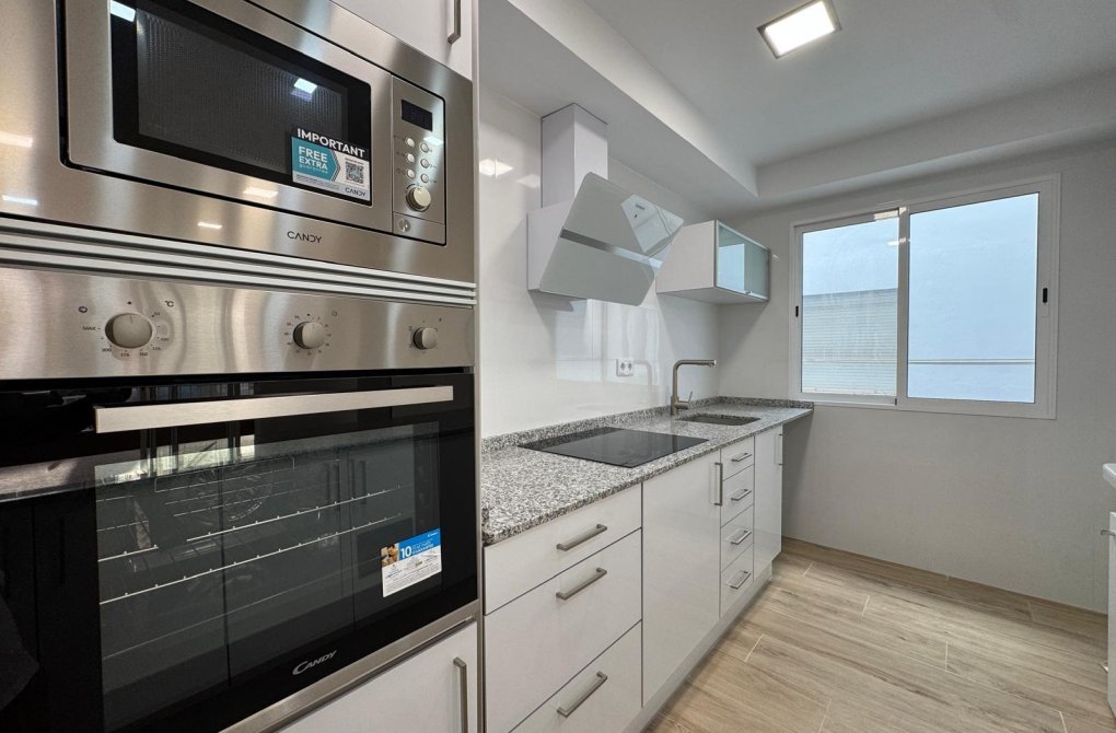 Resale - Apartment - Torrevieja - La Mata