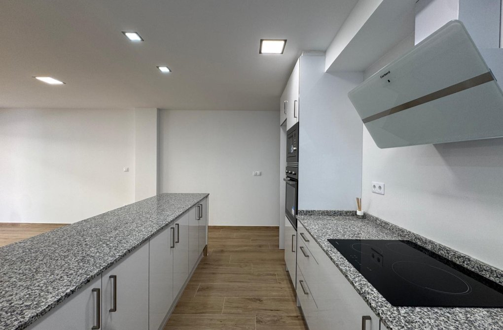 Resale - Apartment - Torrevieja - La Mata