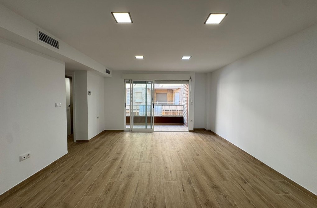 Resale - Apartment - Torrevieja - La Mata