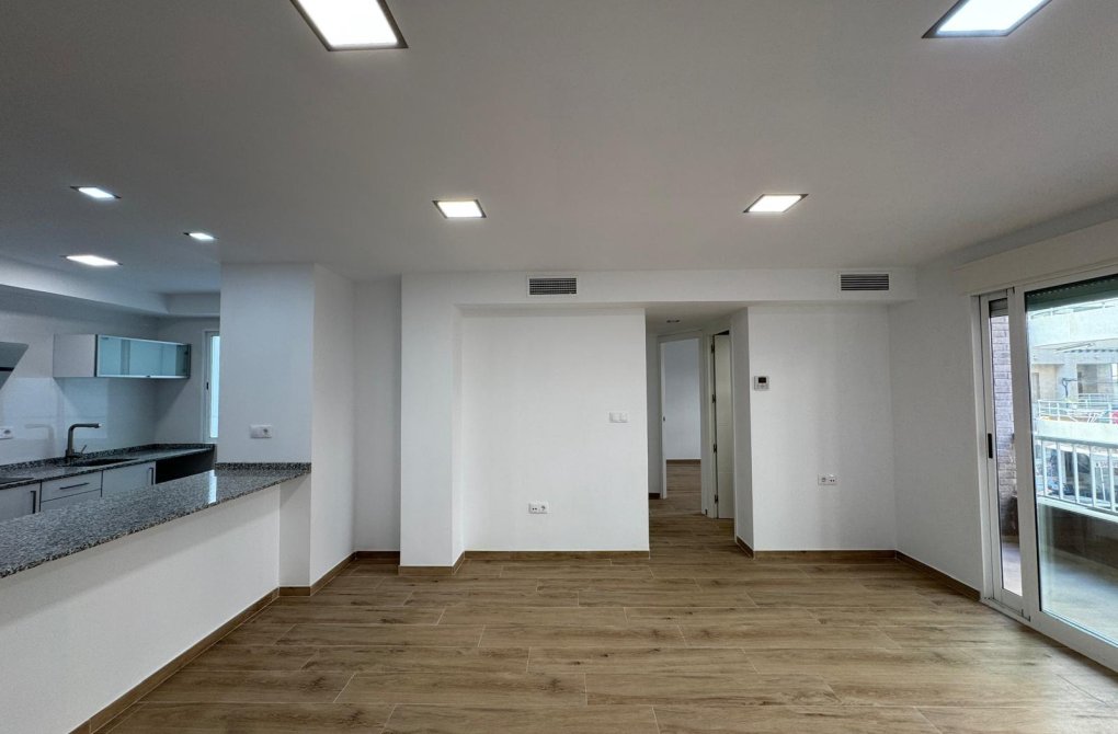 Resale - Apartment - Torrevieja - La Mata