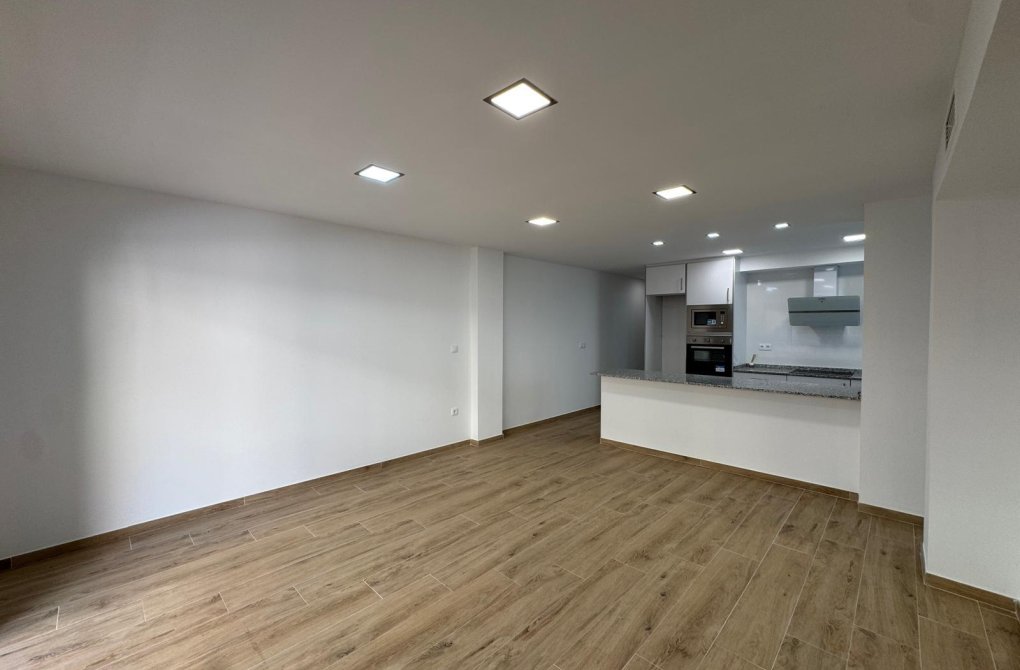 Resale - Apartment - Torrevieja - La Mata