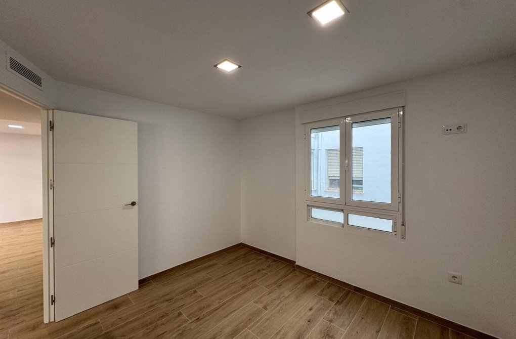 Resale - Apartment - Torrevieja - La Mata