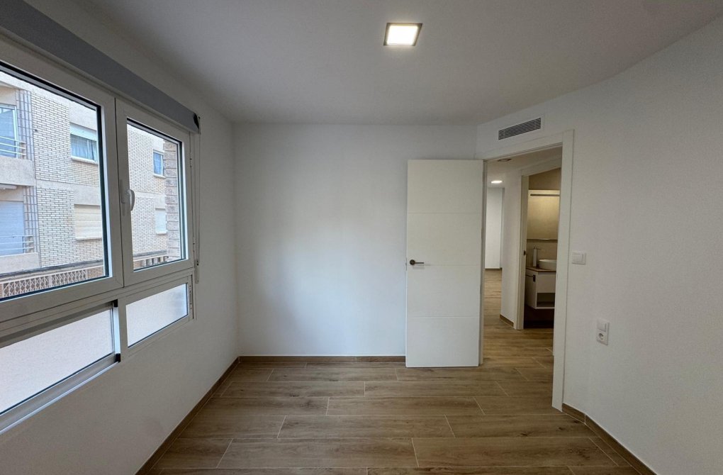 Resale - Apartment - Torrevieja - La Mata